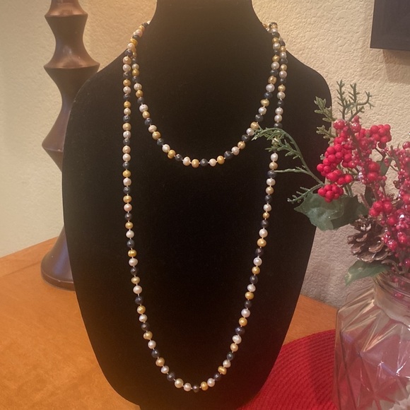 Freshwater Pearls EUC 60 inches long - Picture 4 of 8